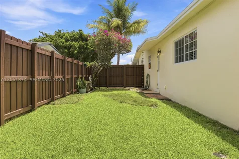 1700 N Park Road Hollywood FL 33021