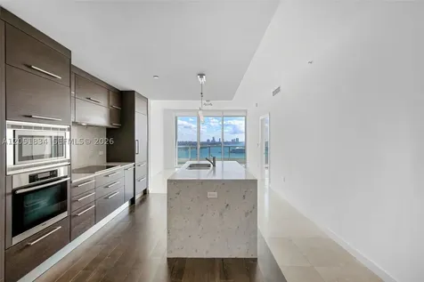 900 Biscayne Boulevard Miami FL 33132