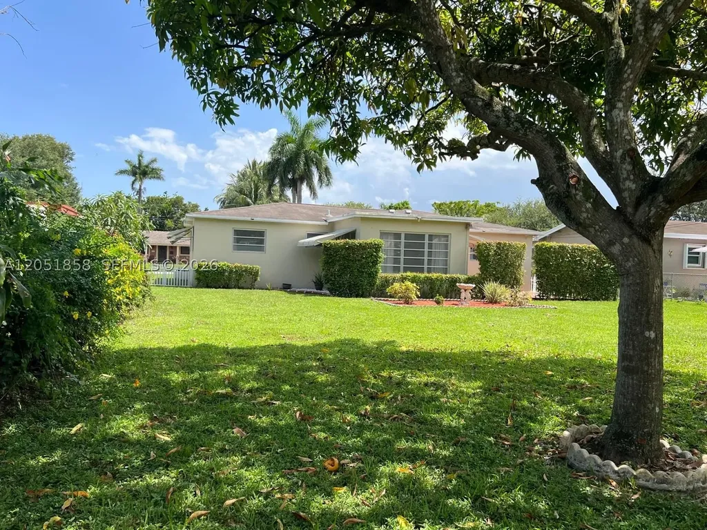5637 Jefferson Street Hollywood FL 33023