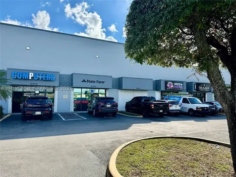 2562 W 84th Street Hialeah FL 33016