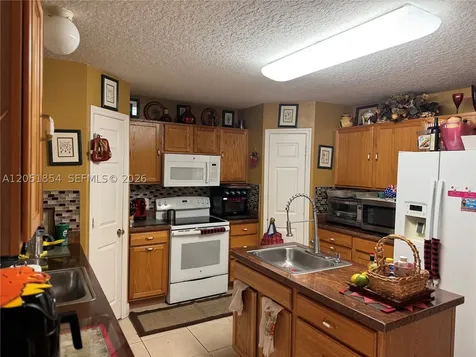 402 SE Crosspoint Drive Port St. Lucie FL 34983