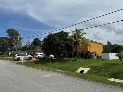 402 SE Crosspoint Drive Port St. Lucie FL 34983
