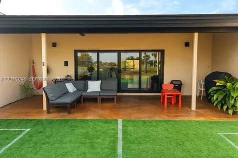 7441 Bay Hill Drive Hialeah FL 33015