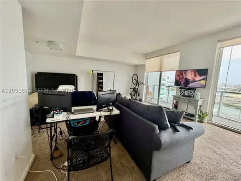253 NE 2nd Street Miami FL 33132