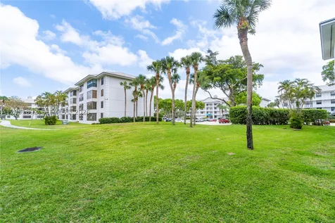 3650 Whitehall Drive West Palm Beach FL 33401