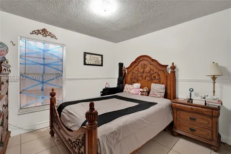 1755 W 60th Street Hialeah FL 33012