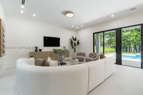 6359 SW 34th Street Miami FL 33155