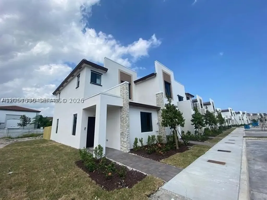 575 NE 208th Terrace Miami FL 33179