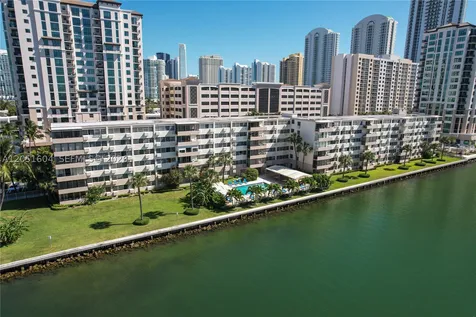 220 Kings Point Drive Sunny Isles Beach FL 33160