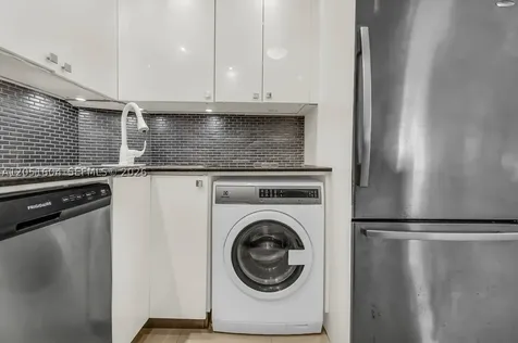220 Kings Point Drive Sunny Isles Beach FL 33160