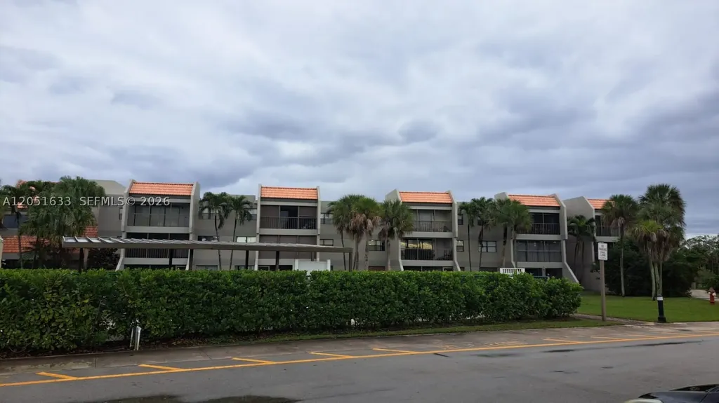 230 Lakeview Drive Weston FL 33326