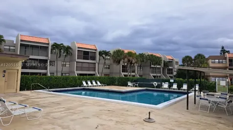 230 Lakeview Drive Weston FL 33326