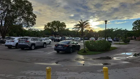 230 Lakeview Drive Weston FL 33326