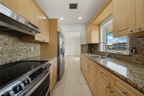 7515 NW South River Drive Medley FL 33166