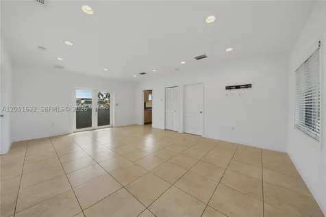 7515 NW South River Drive Medley FL 33166