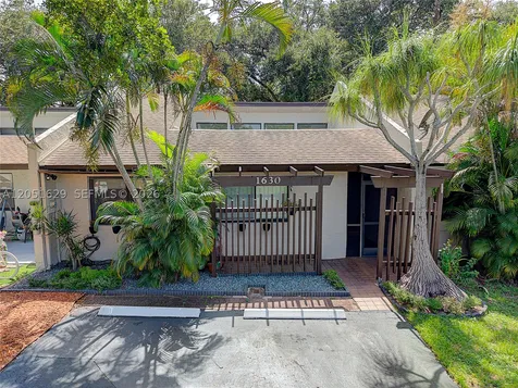 1630 NW 98th Terrace Pembroke Pines FL 33024