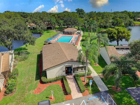 1630 NW 98th Terrace Pembroke Pines FL 33024