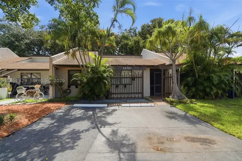 1630 NW 98th Terrace Pembroke Pines FL 33024