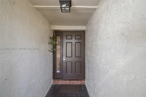 1630 NW 98th Terrace Pembroke Pines FL 33024