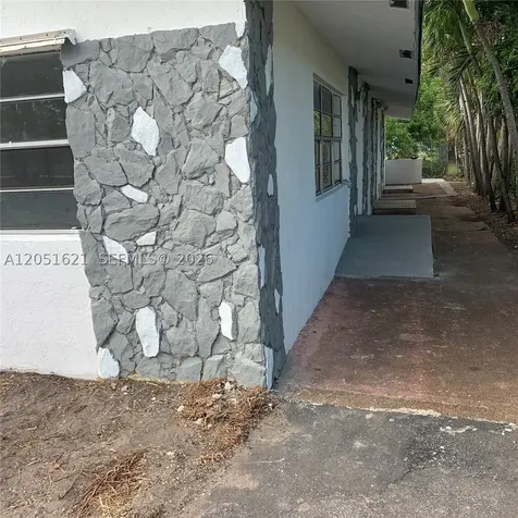 308 NW 9th Street Hallandale Beach FL 33009