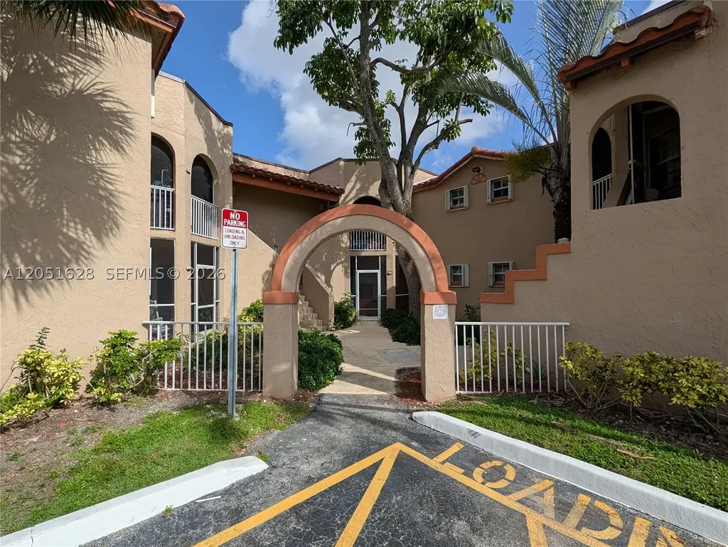 301 SW 86th Avenue Pembroke Pines FL 33025