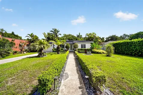 467 NE 129th Street North Miami FL 33161