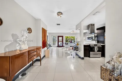 467 NE 129th Street North Miami FL 33161