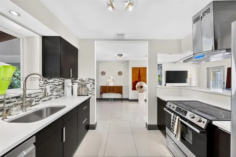 467 NE 129th Street North Miami FL 33161