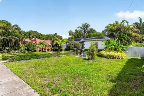 467 NE 129th Street North Miami FL 33161
