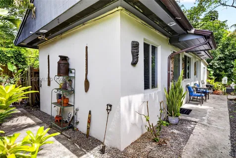 467 NE 129th Street North Miami FL 33161