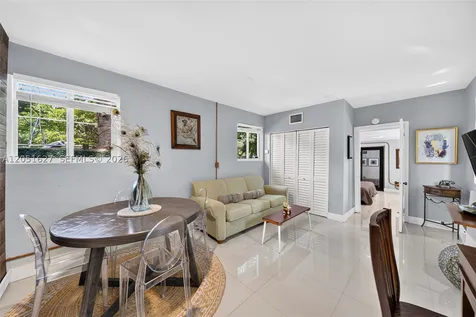 467 NE 129th Street North Miami FL 33161