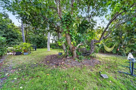 467 NE 129th Street North Miami FL 33161