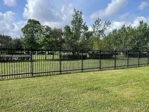 950 Hillcrest Drive Hollywood FL 33021