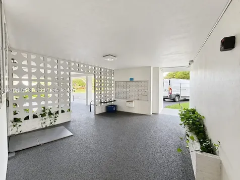 950 Hillcrest Drive Hollywood FL 33021