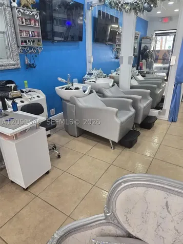 Full Service Beauty Salon Prime Location Close To Sunset Place South Miami FL 33143