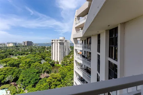 2000 Towerside Terrace Miami FL 33138