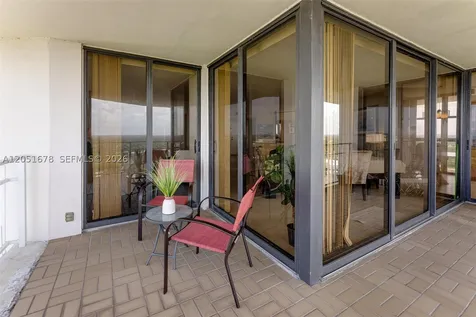 2000 Towerside Terrace Miami FL 33138