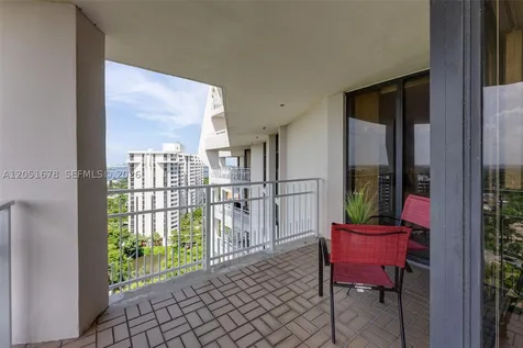 2000 Towerside Terrace Miami FL 33138