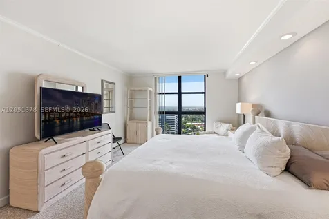 2000 Towerside Terrace Miami FL 33138