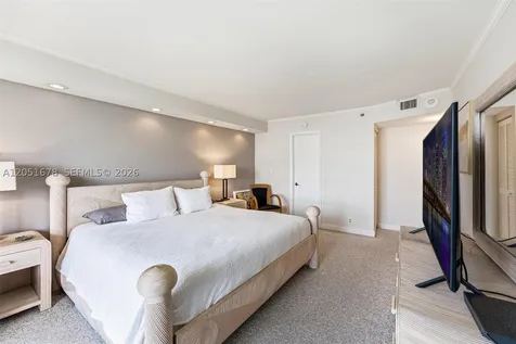 2000 Towerside Terrace Miami FL 33138
