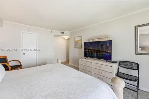 2000 Towerside Terrace Miami FL 33138