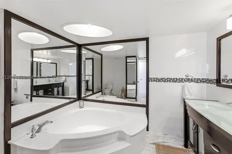 2000 Towerside Terrace Miami FL 33138