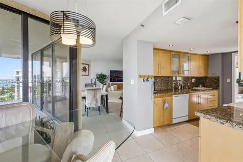 2000 Towerside Terrace Miami FL 33138