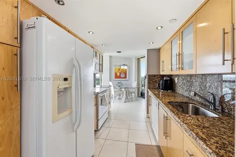 2000 Towerside Terrace Miami FL 33138
