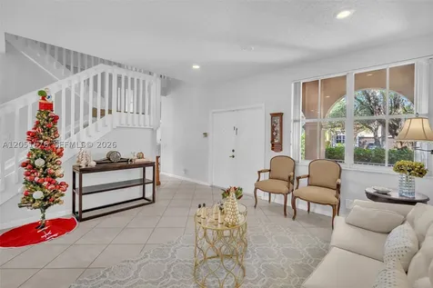 1058 Tupelo Way Weston FL 33327