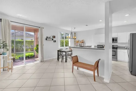 1058 Tupelo Way Weston FL 33327
