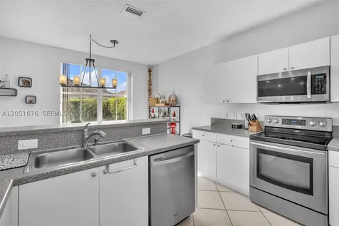 1058 Tupelo Way Weston FL 33327