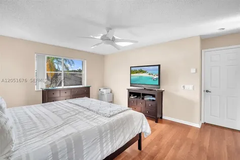 1058 Tupelo Way Weston FL 33327