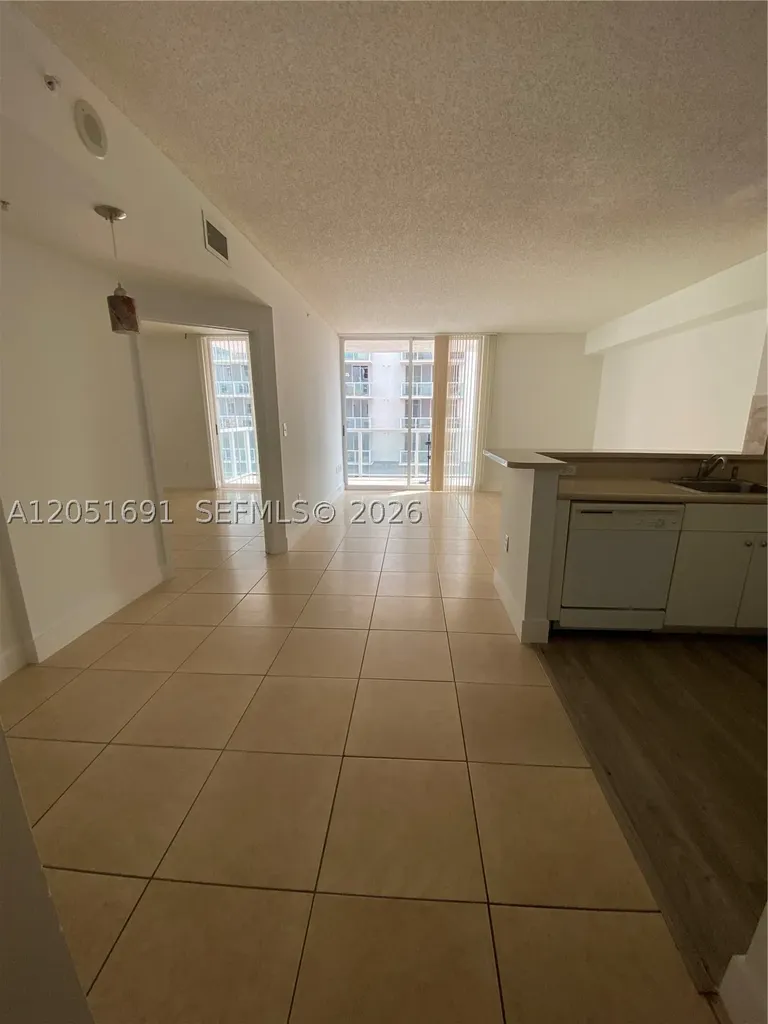 5085 NW 7th Street Miami FL 33126