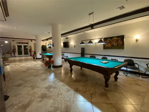 5085 NW 7th Street Miami FL 33126